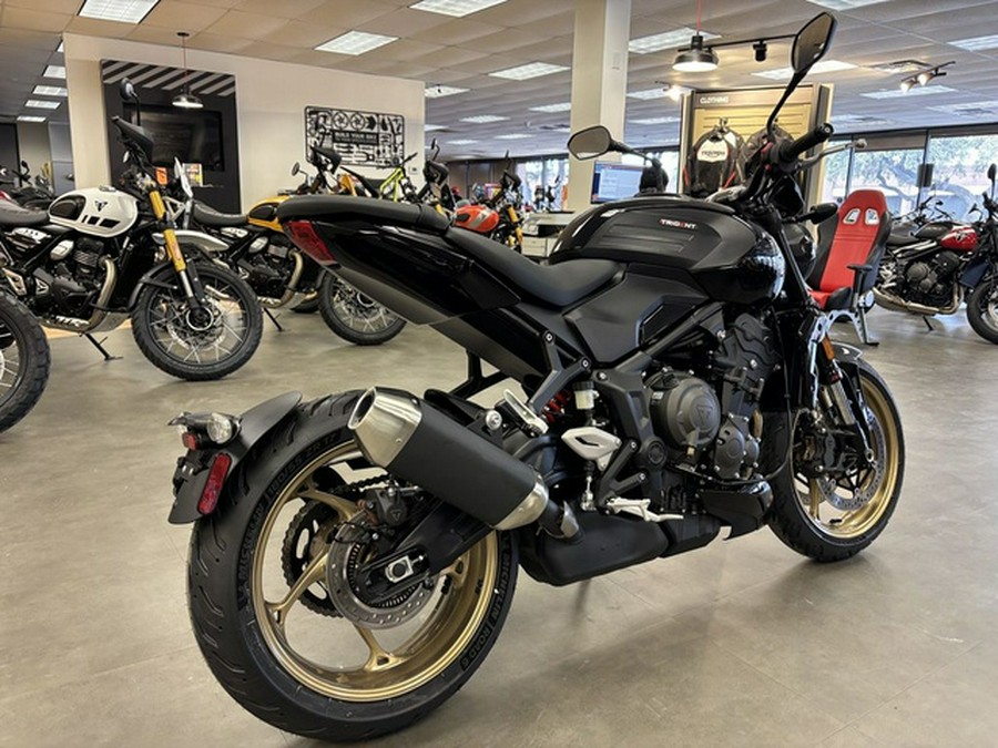 2026 Triumph Trident 800 Jet Black
