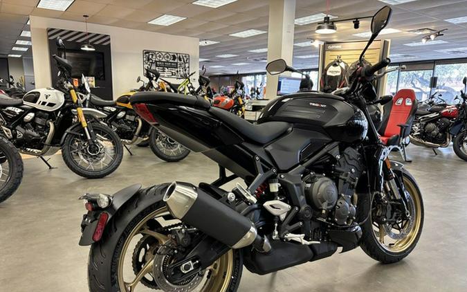 2026 Triumph Trident 800 Jet Black