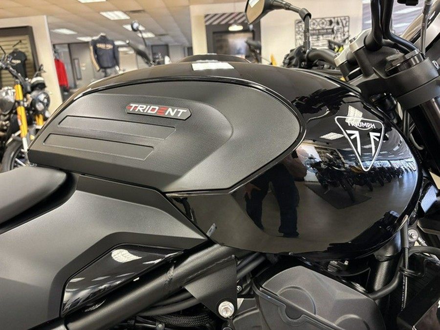 2026 Triumph Trident 800 Jet Black