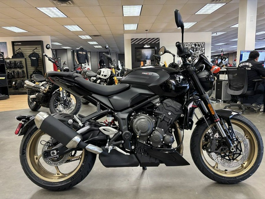 2026 Triumph Trident 800 Jet Black