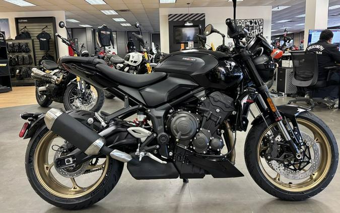 2026 Triumph Trident 800 Jet Black