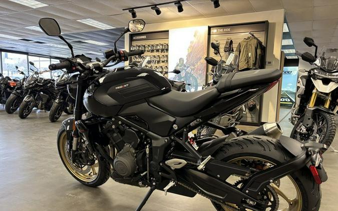 2026 Triumph Trident 800 Jet Black