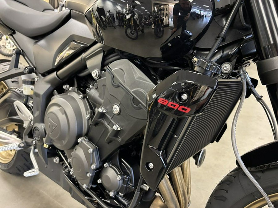 2026 Triumph Trident 800 Jet Black