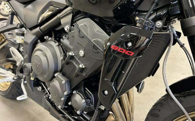 2026 Triumph Trident 800 Jet Black