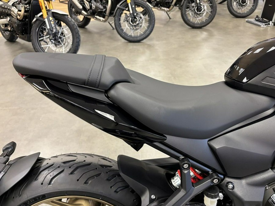 2026 Triumph Trident 800 Jet Black