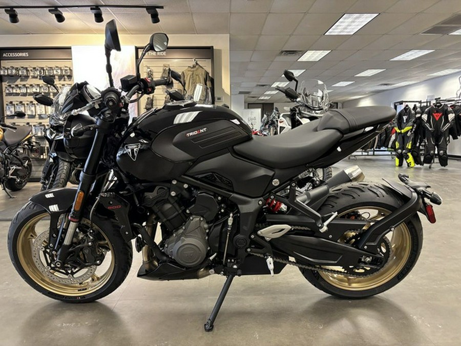 2026 Triumph Trident 800 Jet Black