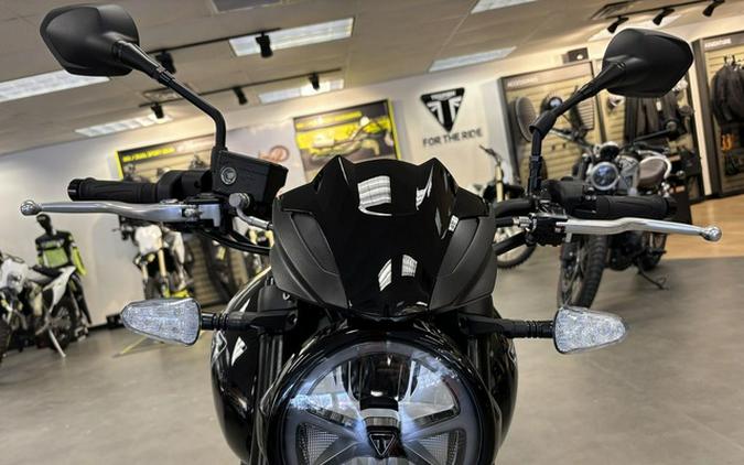 2026 Triumph Trident 800 Jet Black