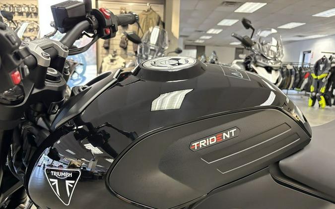 2026 Triumph Trident 800 Jet Black