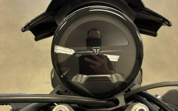 2026 Triumph Trident 800 Jet Black