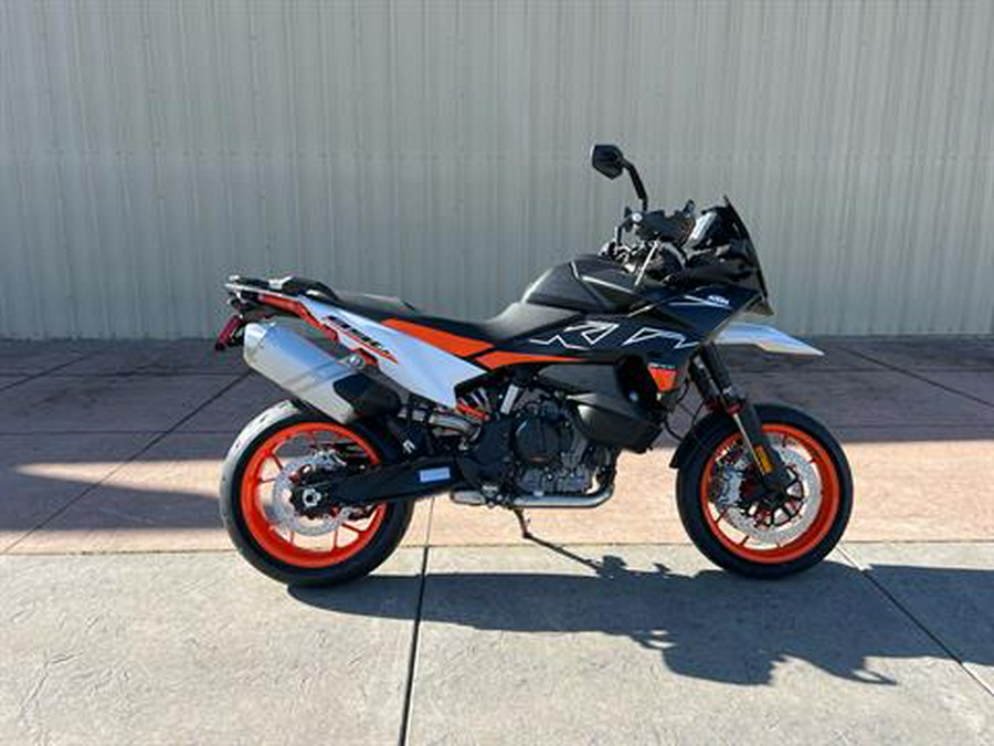 2024 KTM 890 SMT