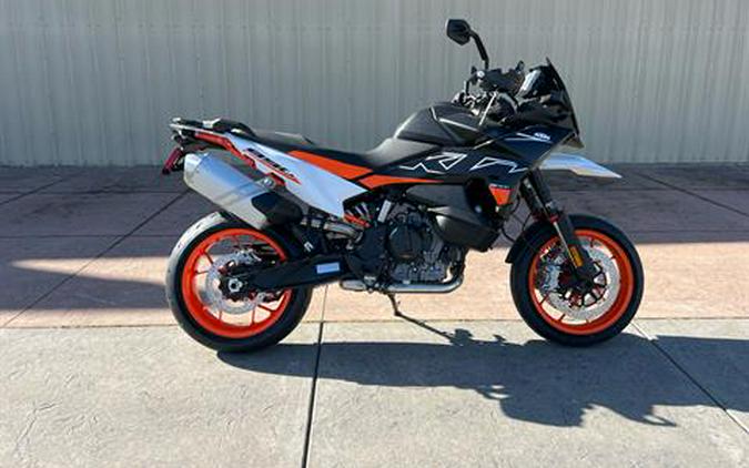 2024 KTM 890 SMT