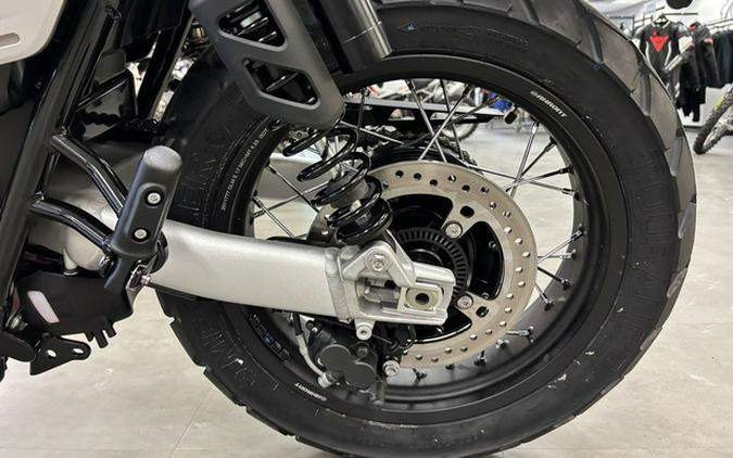 2026 Triumph Scrambler 900 Mineral Grey