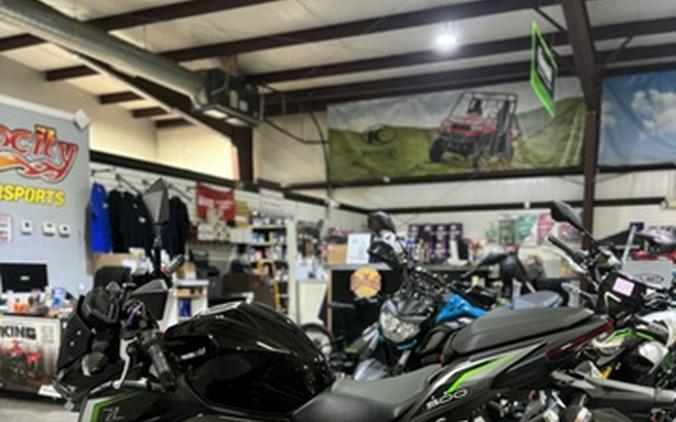 2025 Kawasaki Z500 ABS