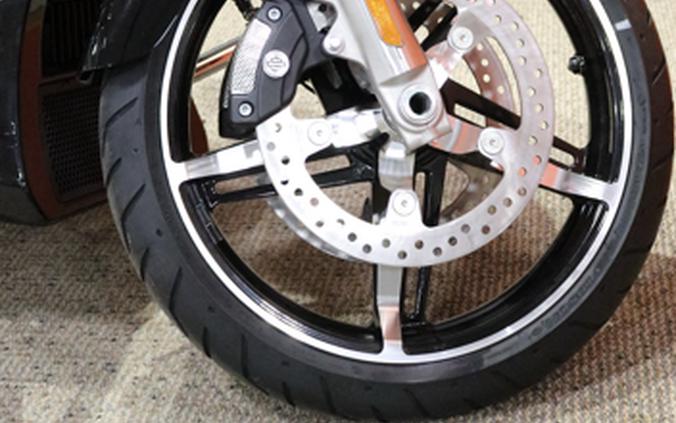 2025 Harley-Davidson® Street Glide® Vivid Black