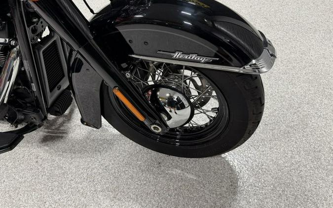 2019 Harley-Davidson Softail FLHCS - Heritage Classic 114