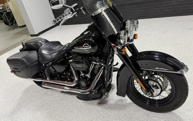 2019 Harley-Davidson Softail FLHCS - Heritage Classic 114