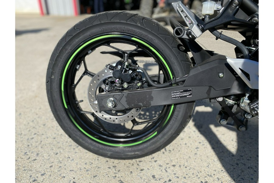 2024 Kawasaki Ninja® e-1 ABS