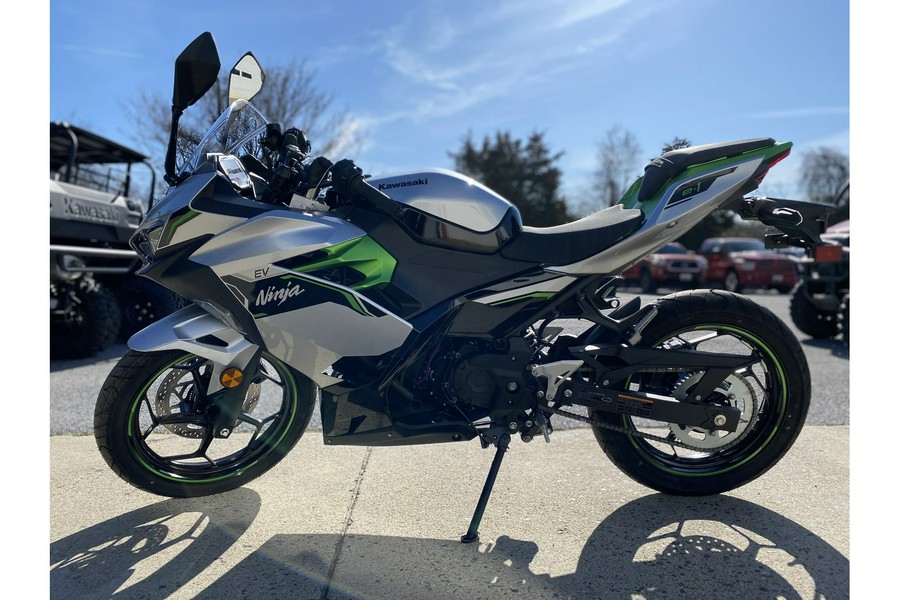 2024 Kawasaki Ninja® e-1 ABS