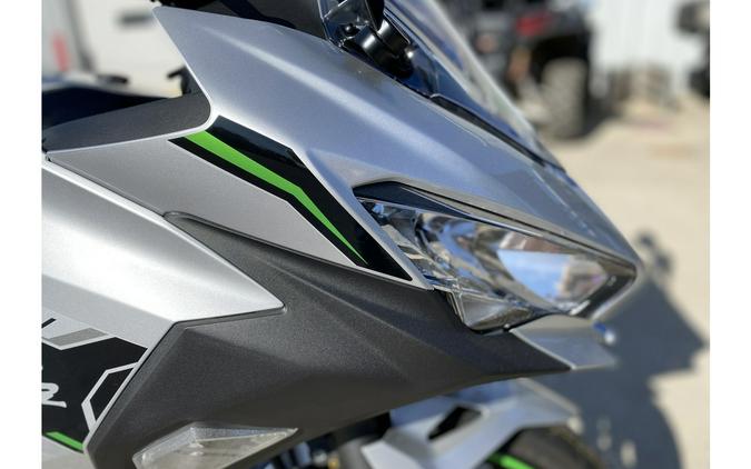 2024 Kawasaki Ninja® e-1 ABS