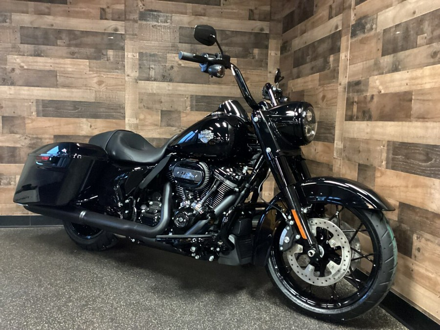 2024 Harley-Davidson Road King Special Vivid Black - Black Finish FLHRXS