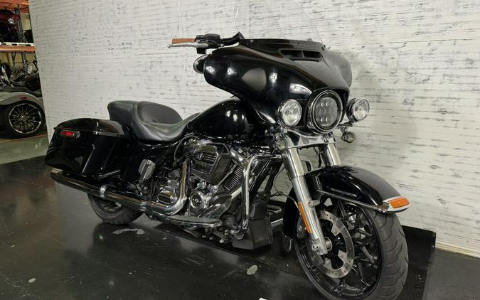 2018 Harley-Davidson® Electra Glide® Police Vivid Black