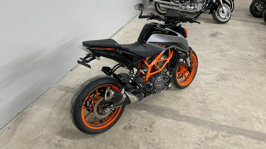 2022 KTM 390 Duke