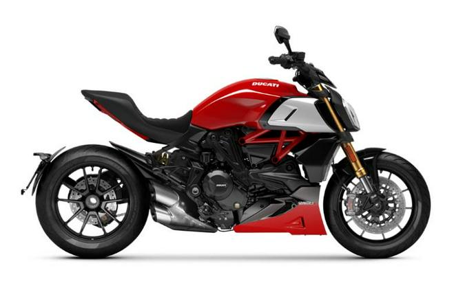 2022 Ducati Diavel 1260 S Ducati Red