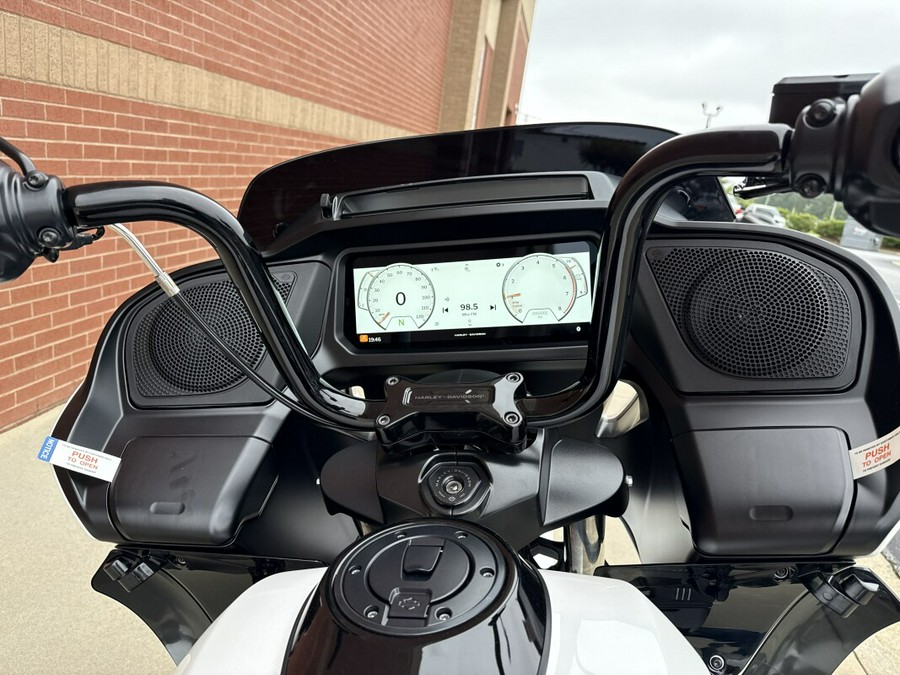 FLTRX 2025 Road Glide®