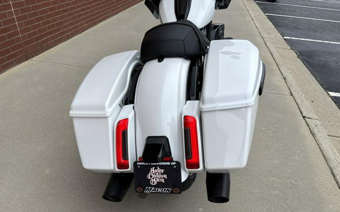 FLTRX 2025 Road Glide®