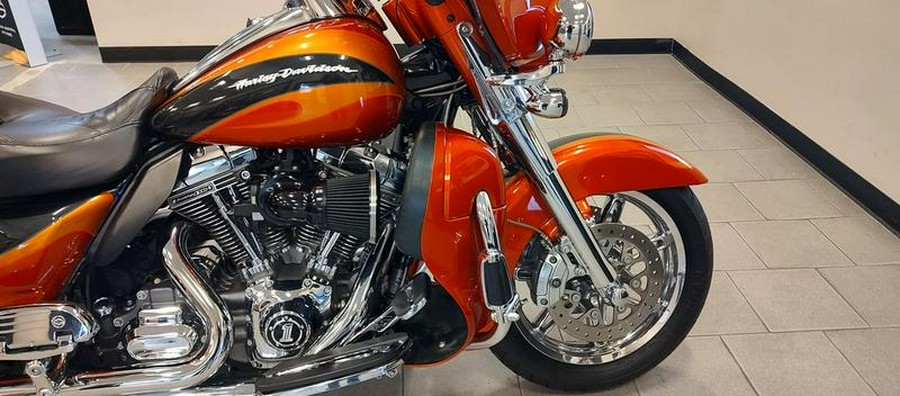 2013 Harley-Davidson® FLHTCUSE8 - CVO™ Ultra Classic® Electra Glide®