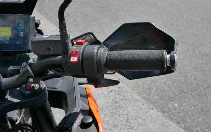 2023 KTM Adventure 890