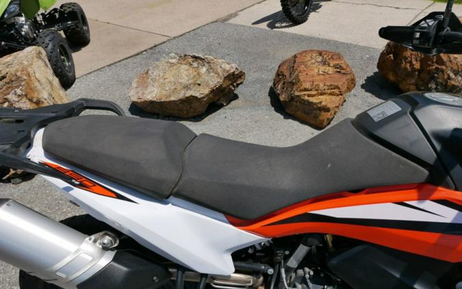 2023 KTM Adventure 890