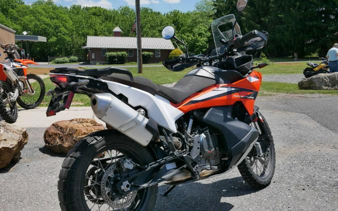 2023 KTM Adventure 890