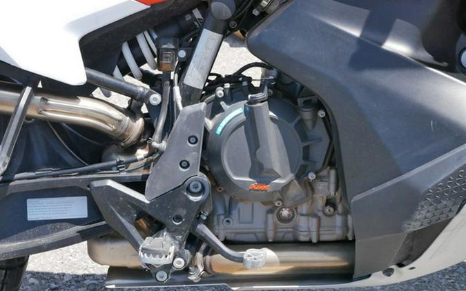 2023 KTM Adventure 890