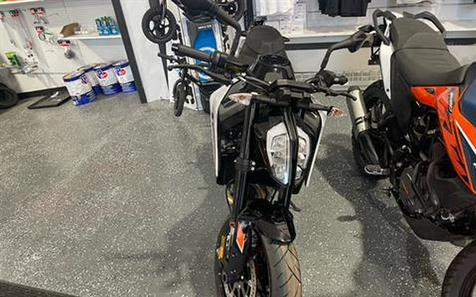 2023 KTM 790 Duke