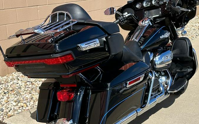 2017 Harley-Davidson Ultra Limited Exclusive - Vivid Black - Peace Officer