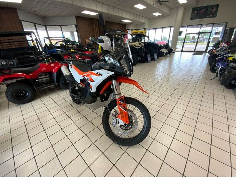 2023 KTM Adventure 890 R