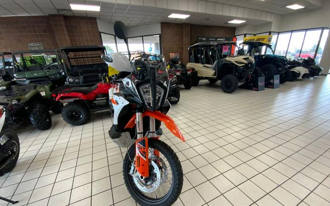 2023 KTM Adventure 890 R