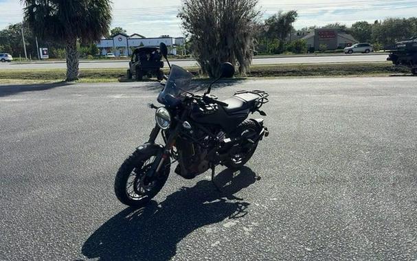 2023 Husqvarna SVARTPILEN 401