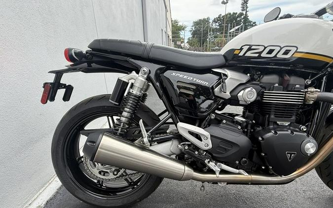 2025 Triumph Speed Twin 1200 Crystal White/Sapphire Black