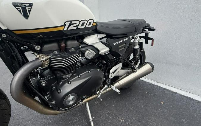 2025 Triumph Speed Twin 1200 Crystal White/Sapphire Black