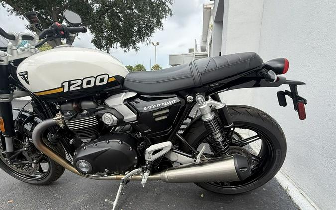 2025 Triumph Speed Twin 1200 Crystal White/Sapphire Black