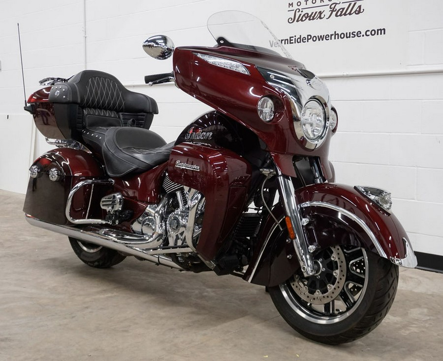 2022 Indian Motorcycle® Roadmaster® Maroon Metallic/Crimson Metallic