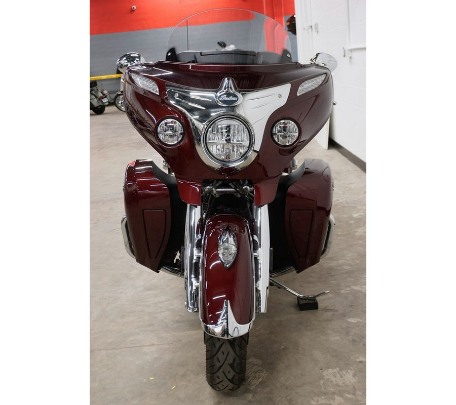 2022 Indian Motorcycle® Roadmaster® Maroon Metallic/Crimson Metallic