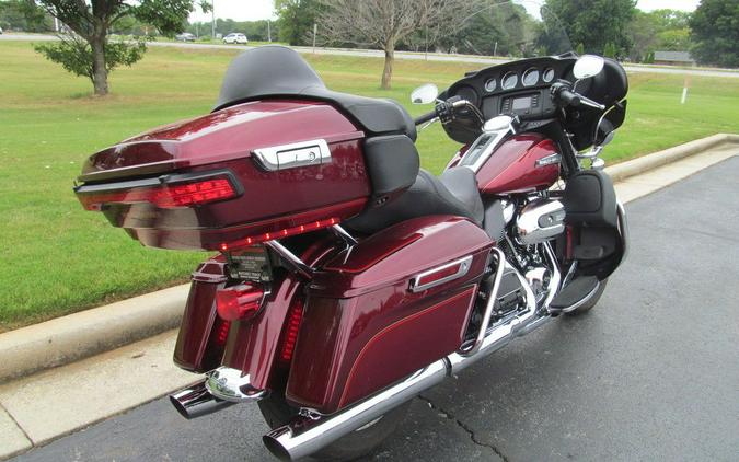 2017 Harley-Davidson® FLHTCU - Electra Glide® Ultra Classic®