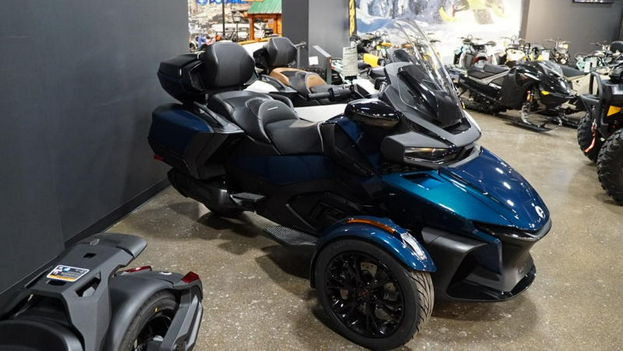 2024 Can-Am® Spyder RT Limited Dark Wheels