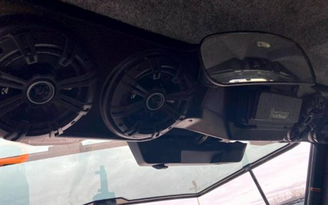 2022 Can-Am Defender Max Limited CAB HD10