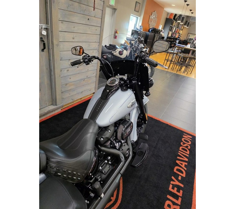 2024 Harley-Davidson Softail FLHCS - Heritage Classic