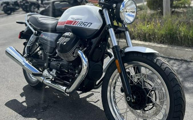 2023 Moto Guzzi V7 Stone Special Edition First Look