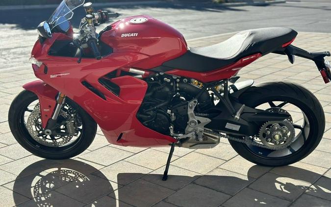 2024 Ducati Supersport 950 Red